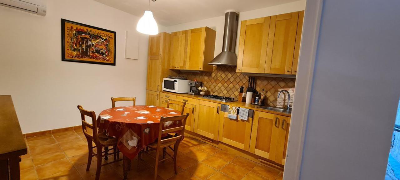 Charmante Maisonnette Sur Les Hauteurs D'Ollioules Luaran gambar